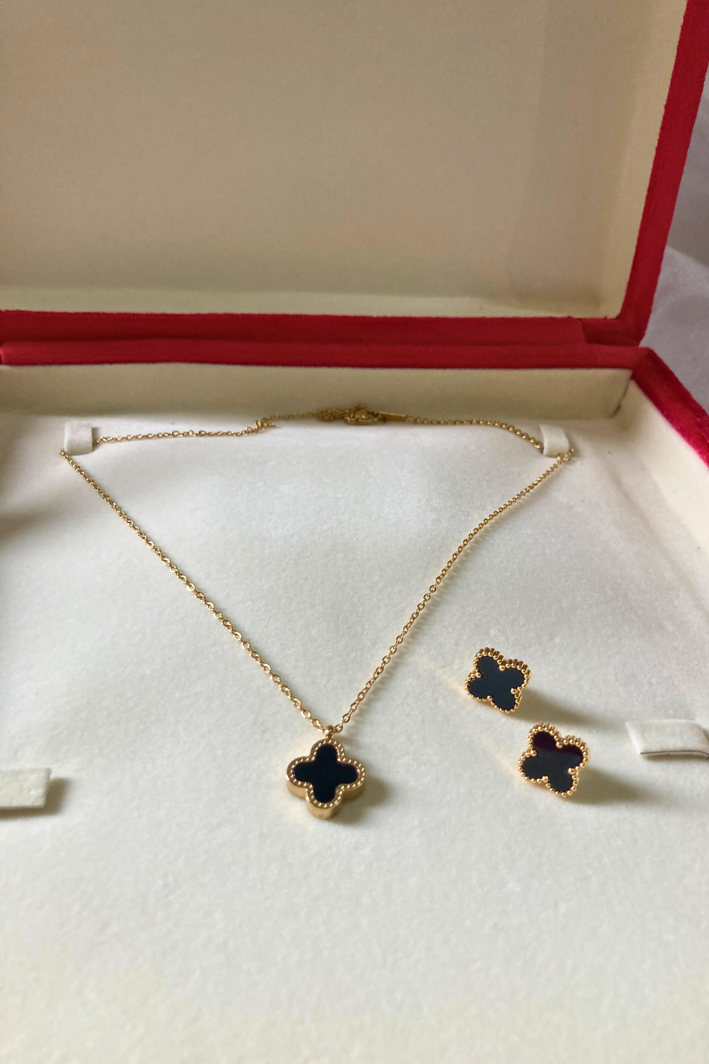 Stylish Black Clover Pendant and Earring Set for Girls and Women