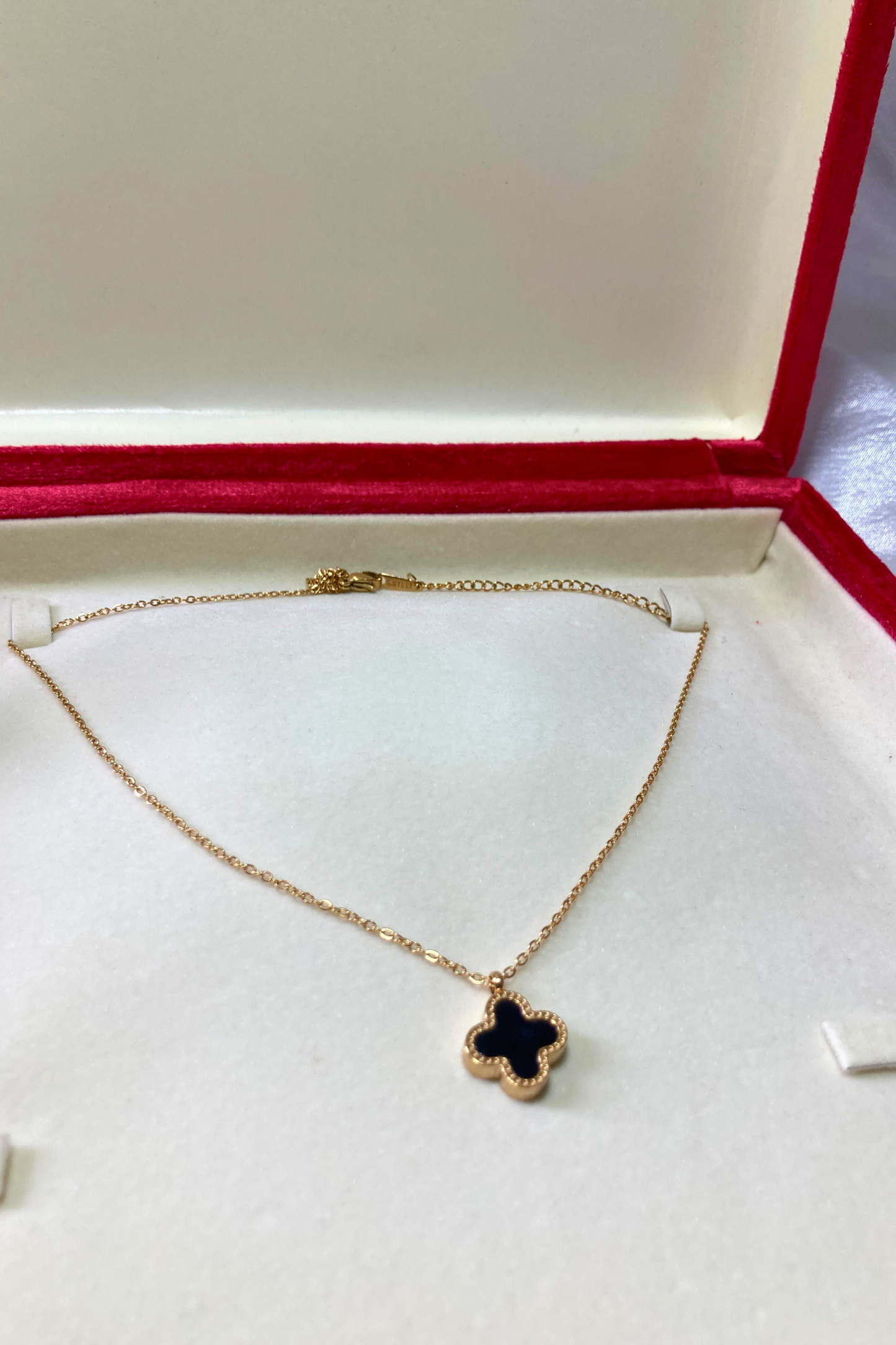 Stylish Black Clover Pendant and Earring Set for Girls and Women