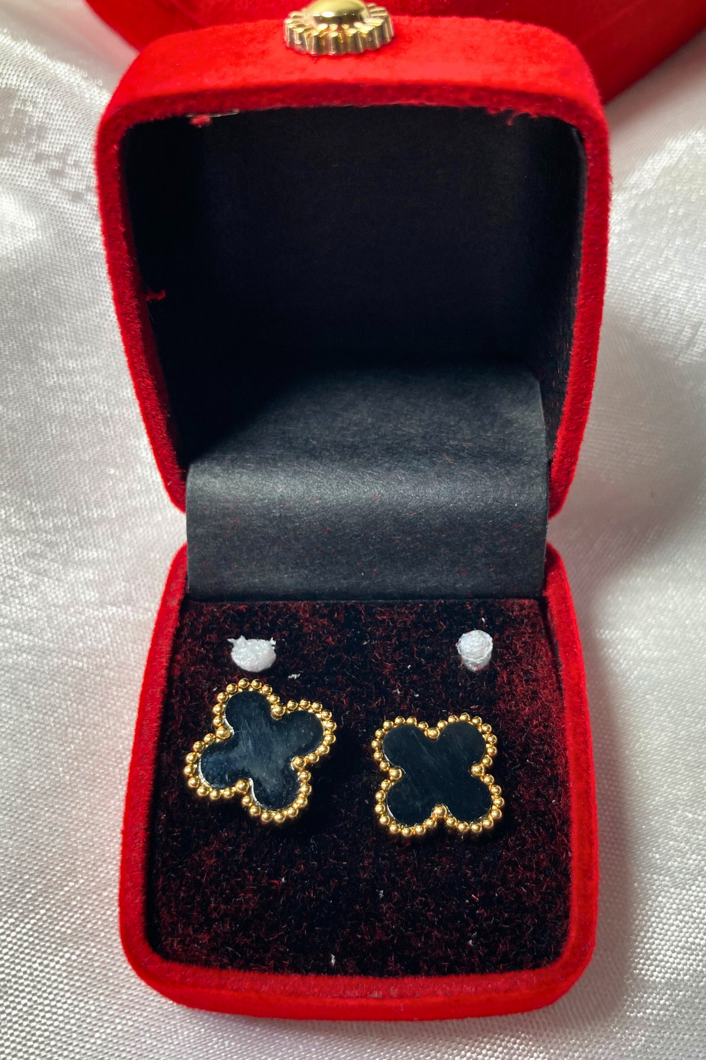 Stylish Black Clover Pendant and Earring Set for Girls and Women