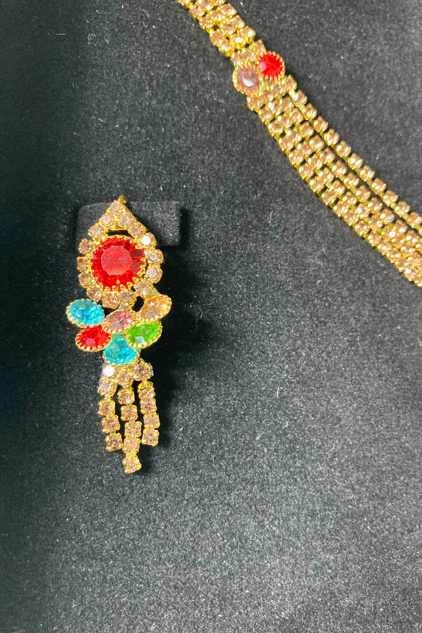 Charming Choker Set - Necklace and Earrings for Women