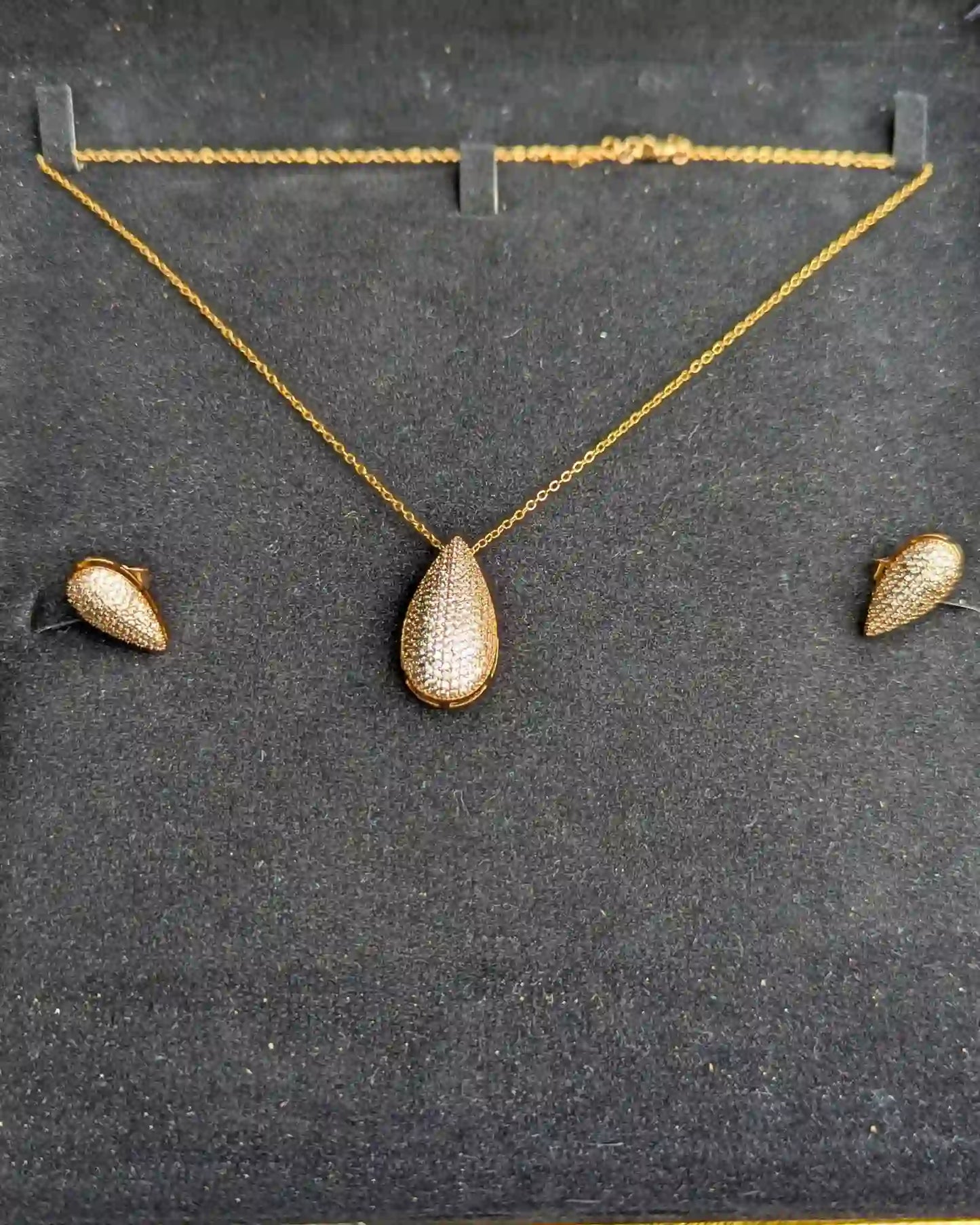 Golden Drop Locket Set with Earrings