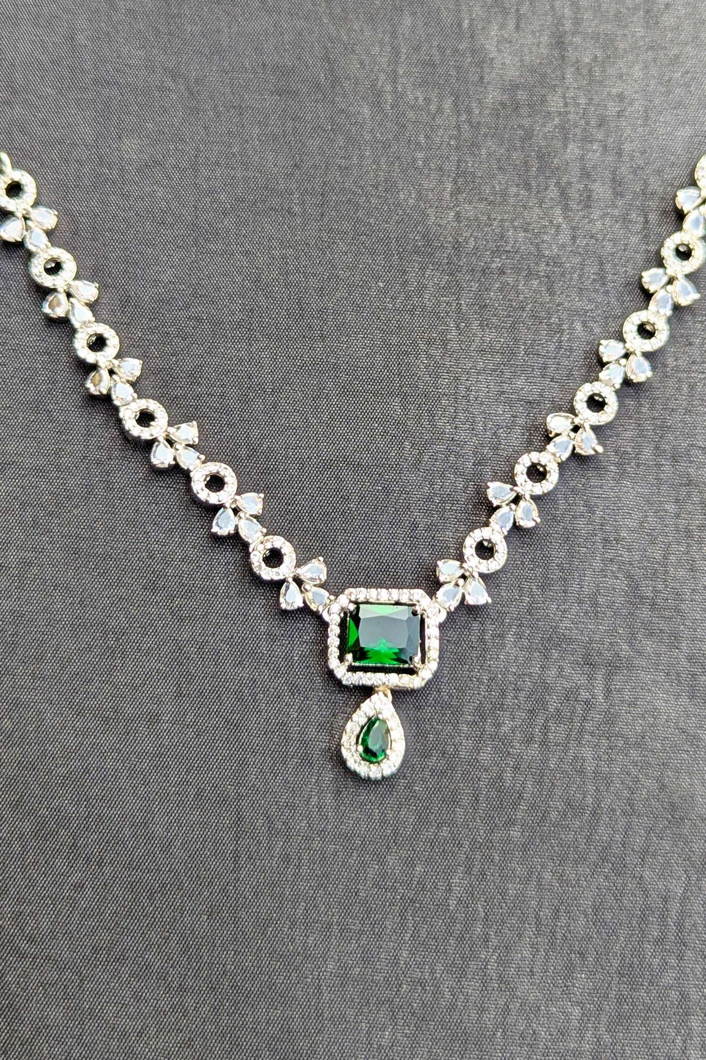 1 Carat Jewelry – Silver Crystal Necklace & Earrings Set - NKL 131