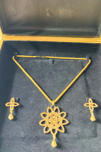 Star Shape Golden Necklace and Earrings Set