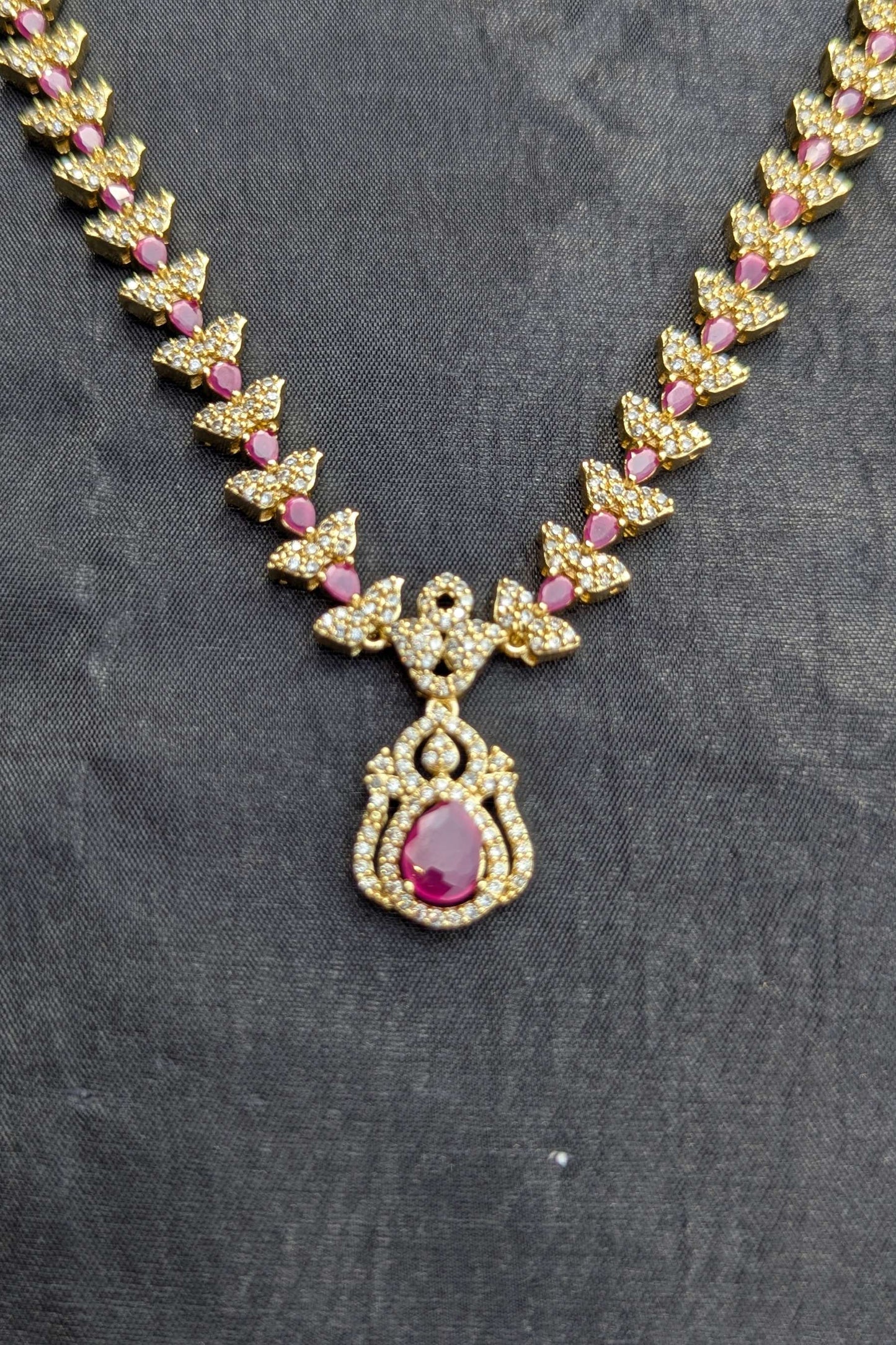 1 Carat Golden Necklace and Earrings Set - NKL 136