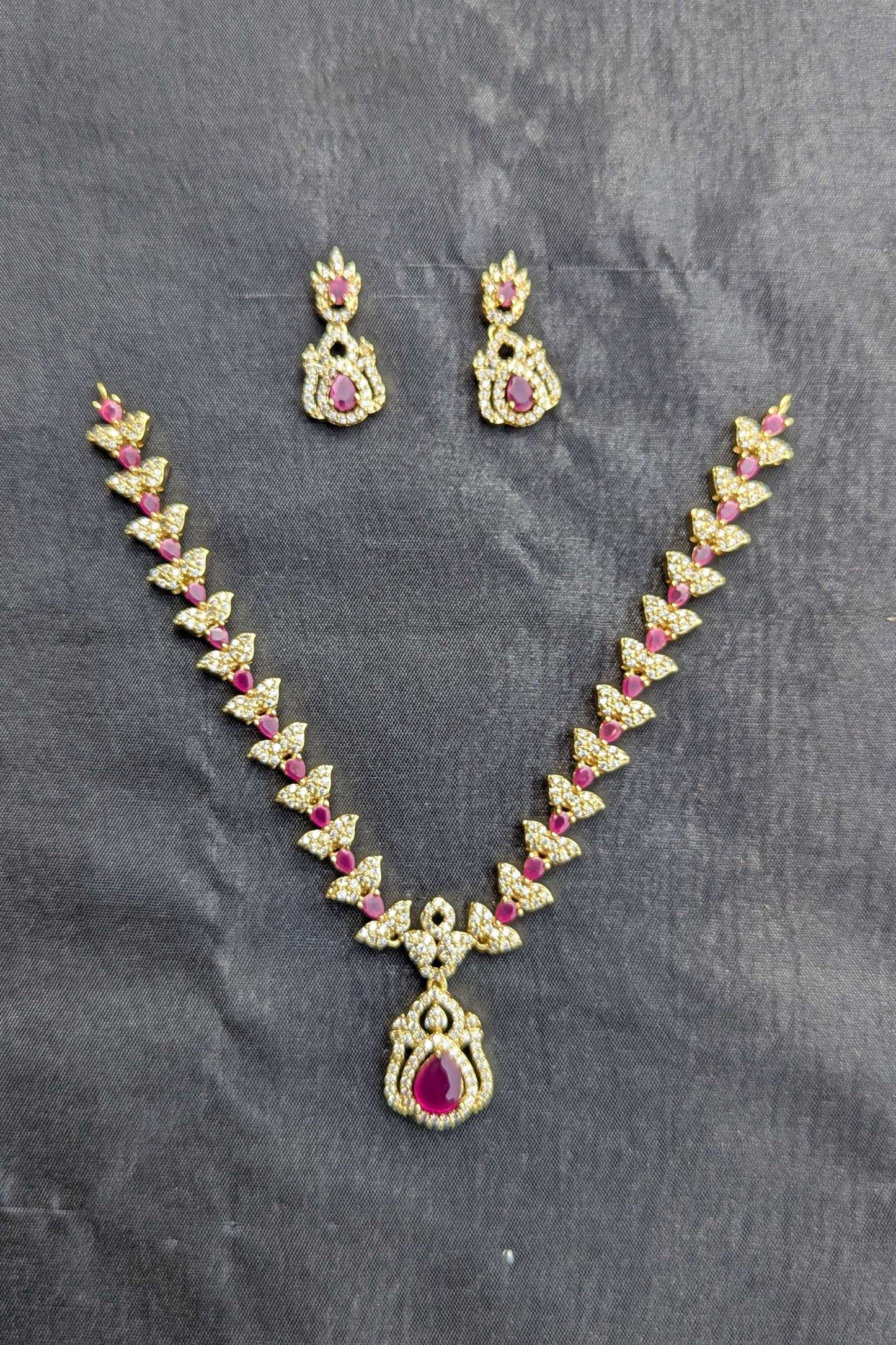1 Carat Golden Necklace and Earrings Set - NKL 136