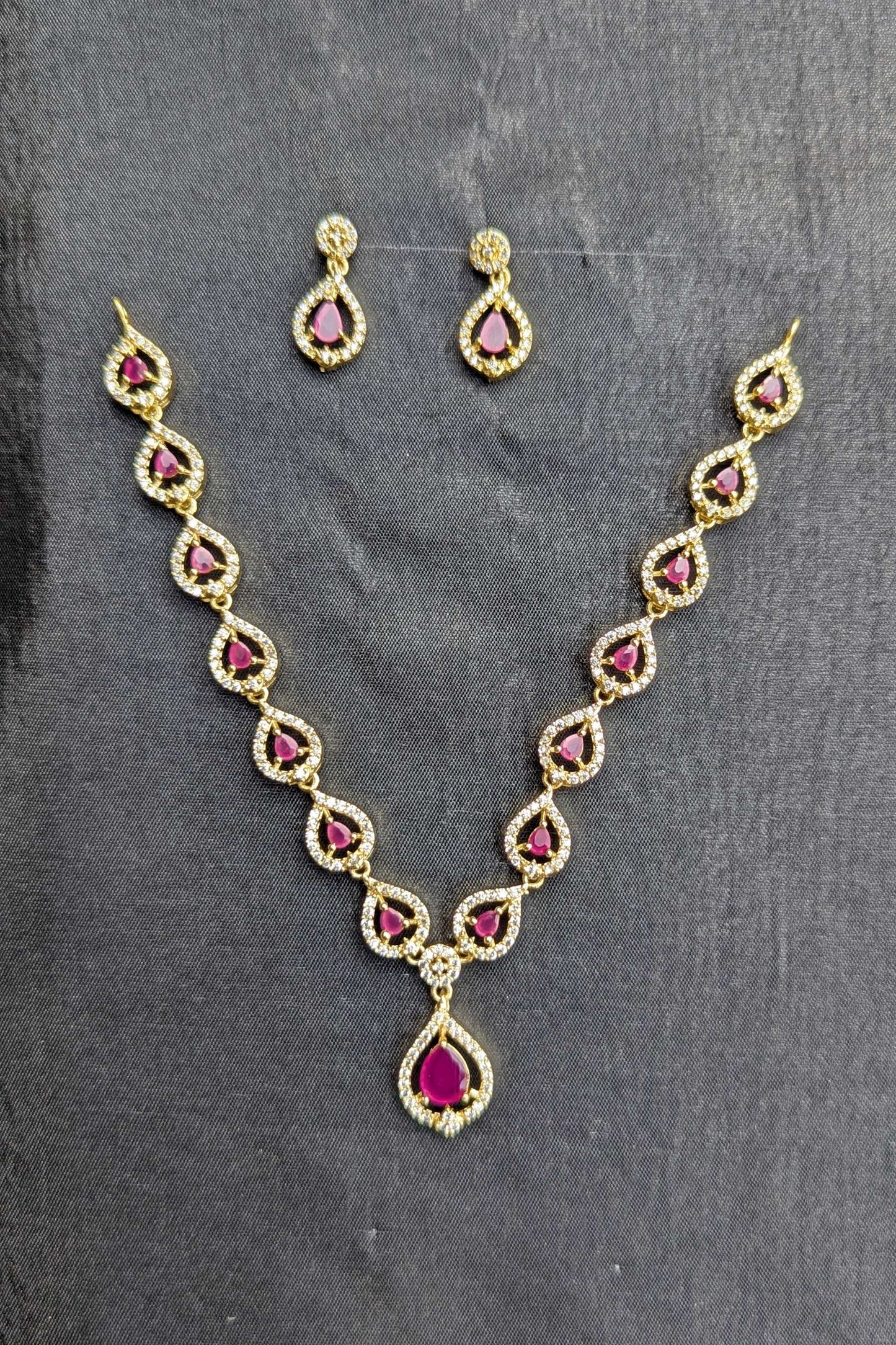 Golen 1 Carat Necklace and Earrings Set - NKL 138