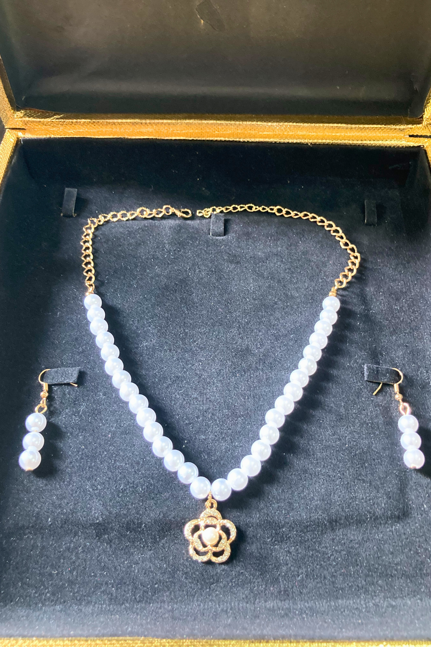 White Pearls Mala set for girls and Women