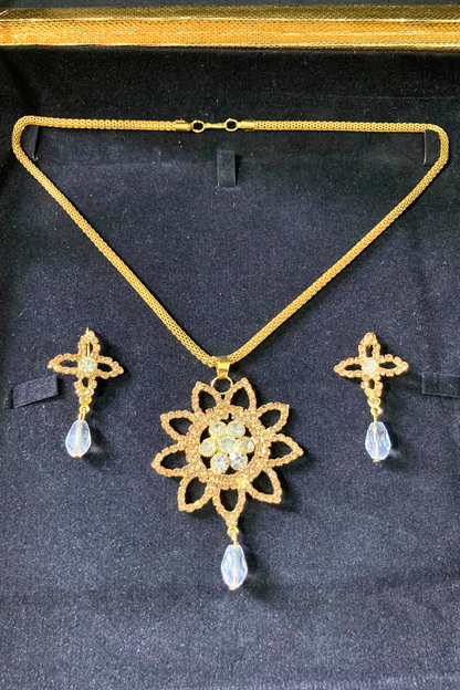 Star Shape Golden White Pearls Necklace and Earrings Set