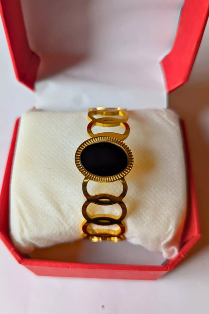 Golden Chain Bracelet with Black Pearl