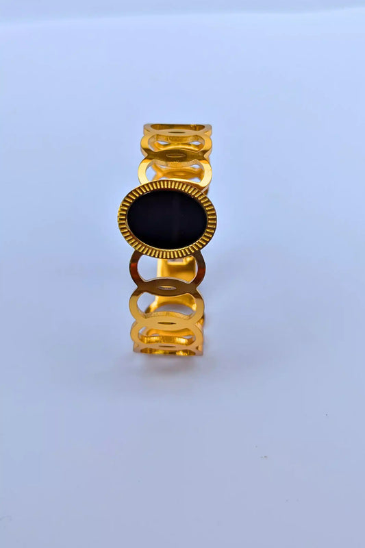 Golden Chain Bracelet with Black Pearl