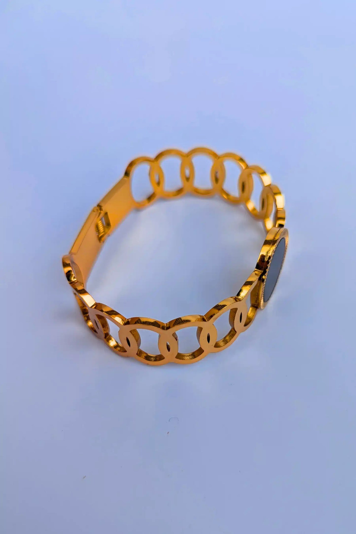Golden Chain Bracelet with Black Pearl