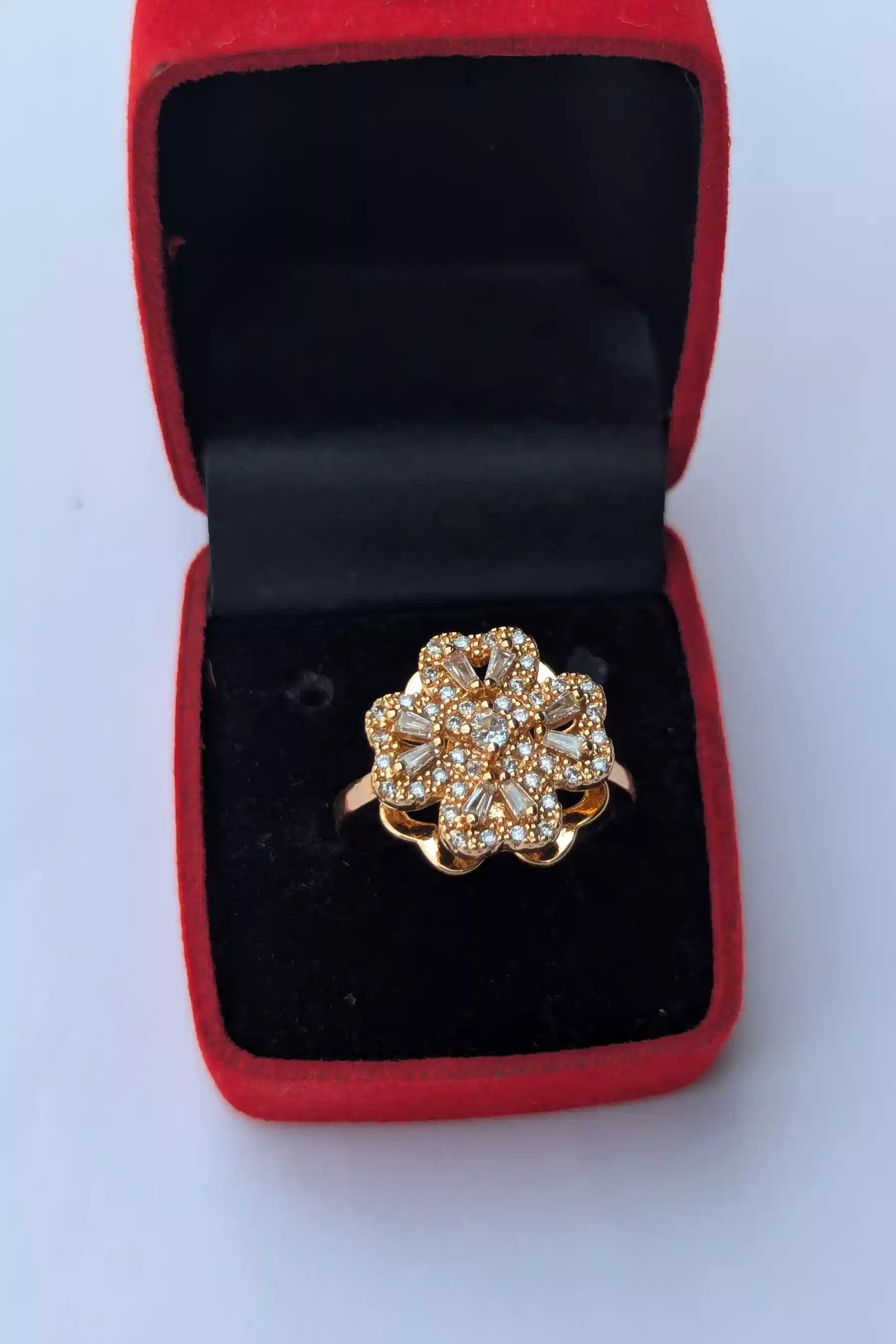 golden revolving ring with pearls