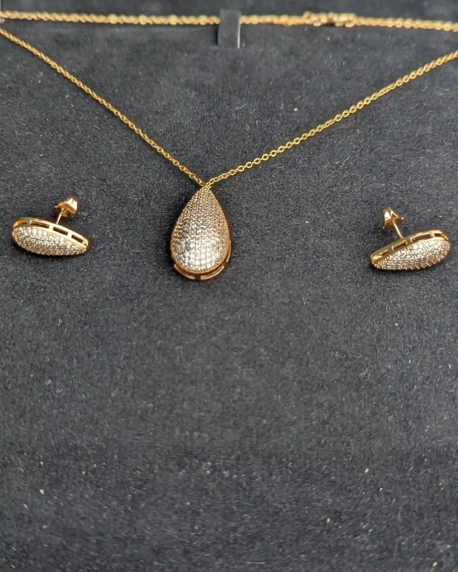 Golden Drop Locket Set with Earrings