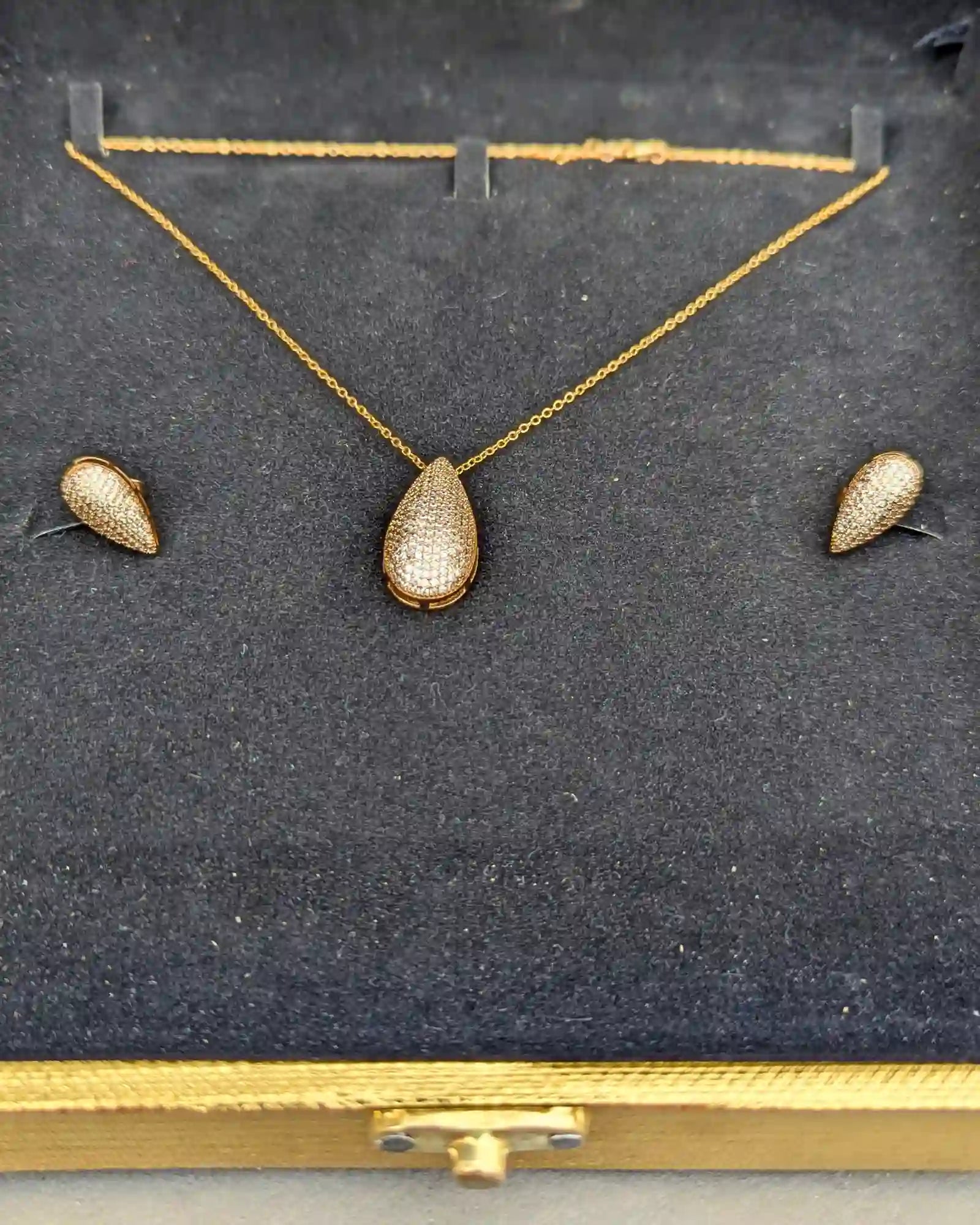 Golden Drop Locket Set with Earrings